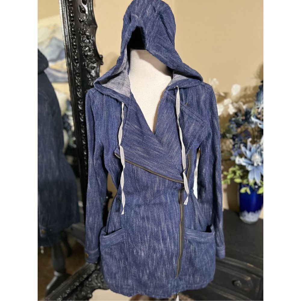 CAbi Adventure Anorak Denim Hoodie Coat Size Medium